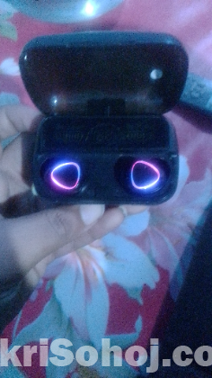 M10 Wireless Earbuds Fresh Condition